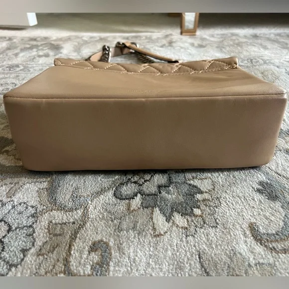 SOLD‼️ Kurt Geiger Kensington Camel - Picture 9 of 14